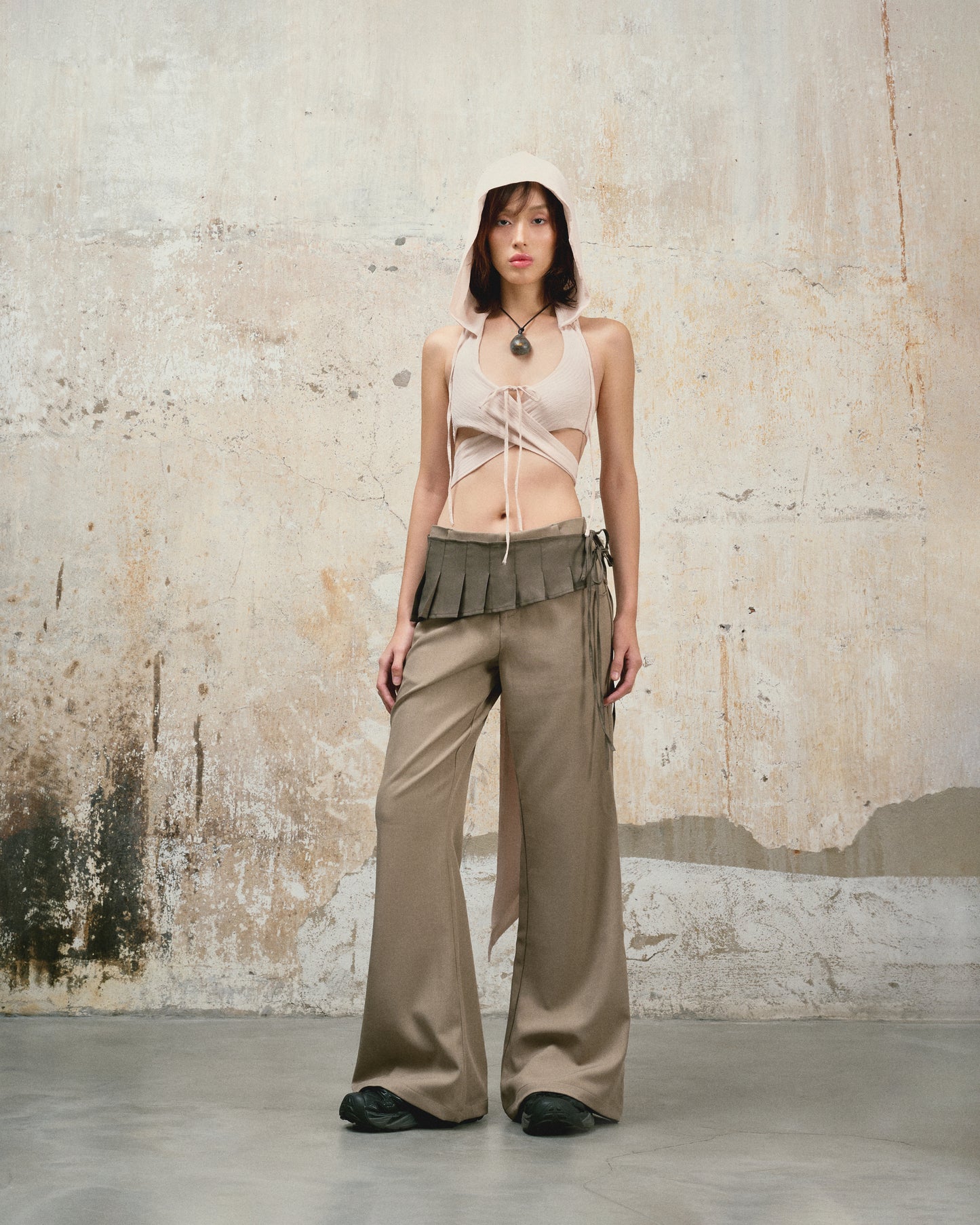 PLEATED FLARED PANTS