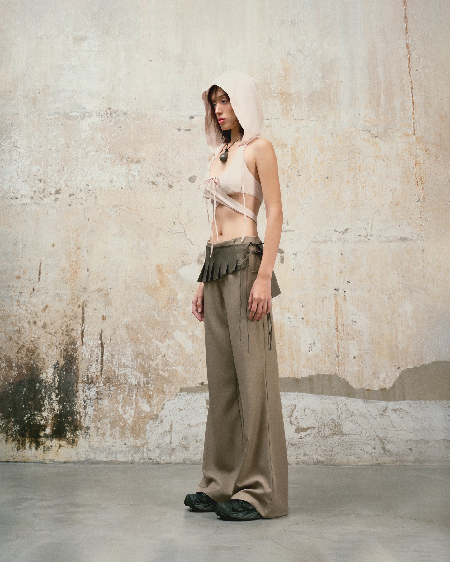 PLEATED FLARED PANTS